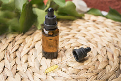Braunglasflasche mit Pipette
